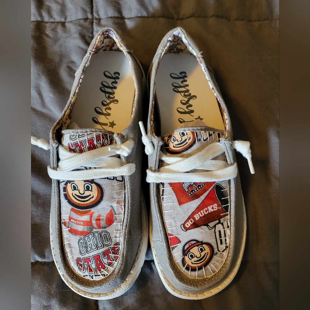 Buckeye casual shoes